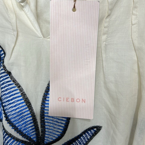 *SOLD* Ciebon Vienna Embroidered Dress - Picture 9 of 10